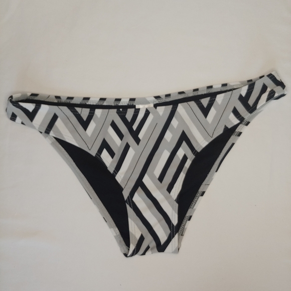 Hot Peach Apparel Two-Piece Bikini - Picture 5 of 6